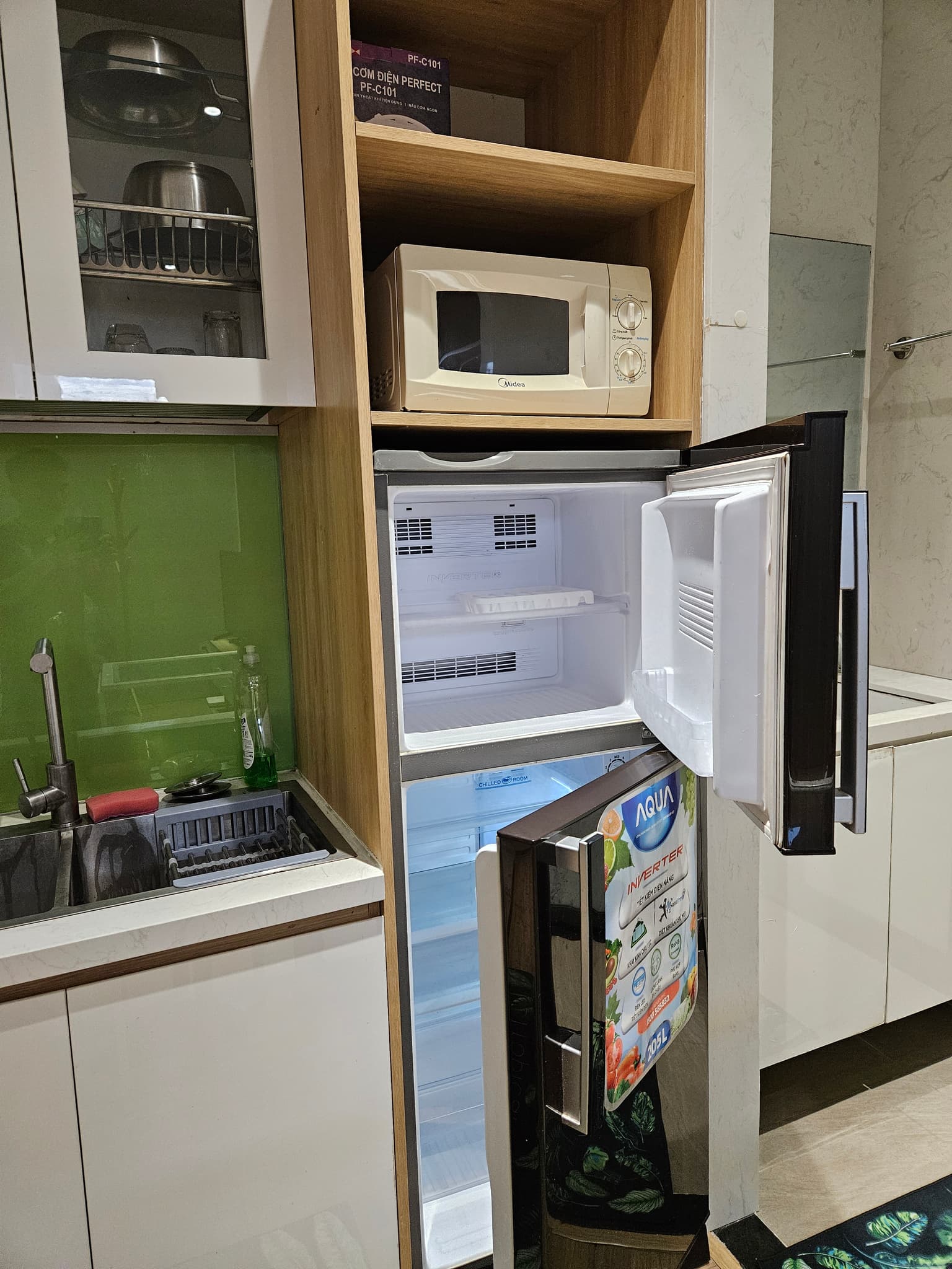 1 Bedroom on the 3" floor, 40m², Best located, small Windows 2