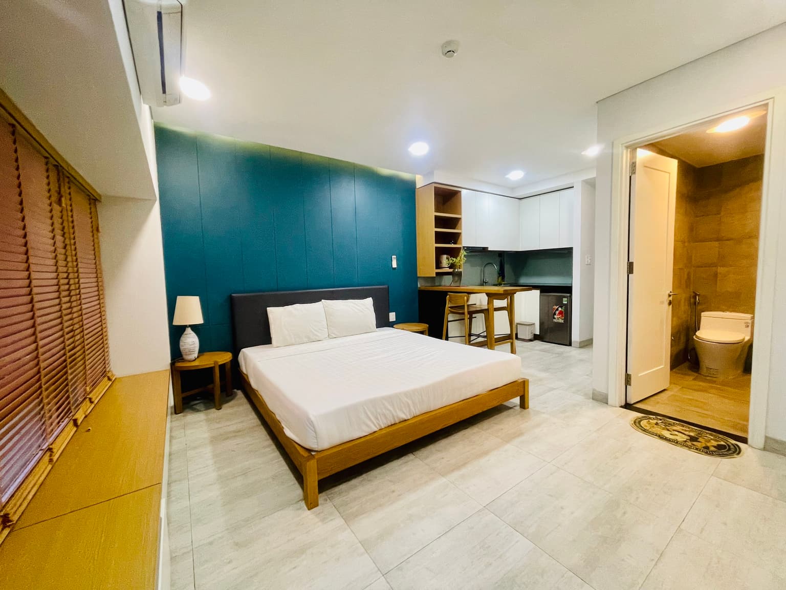 Dawn Apt (Floor 2) – Street View (Best Rate)