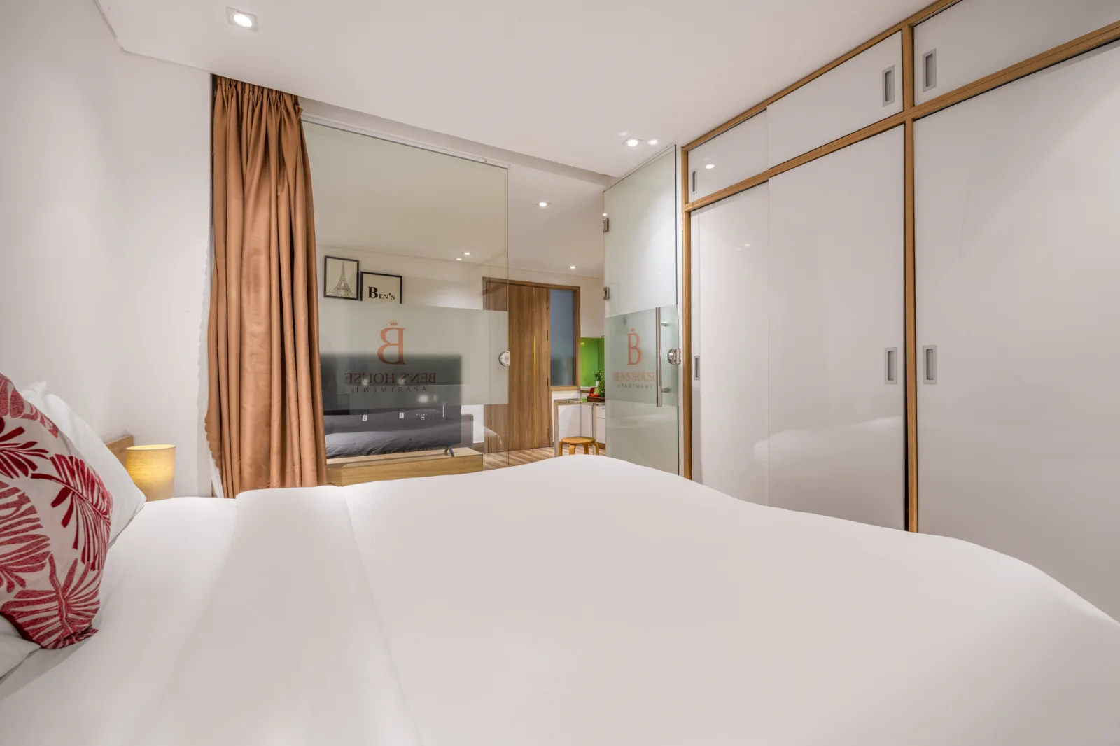 1 Bed, 1F, 150m My Khe Beach, Cheap, Center city