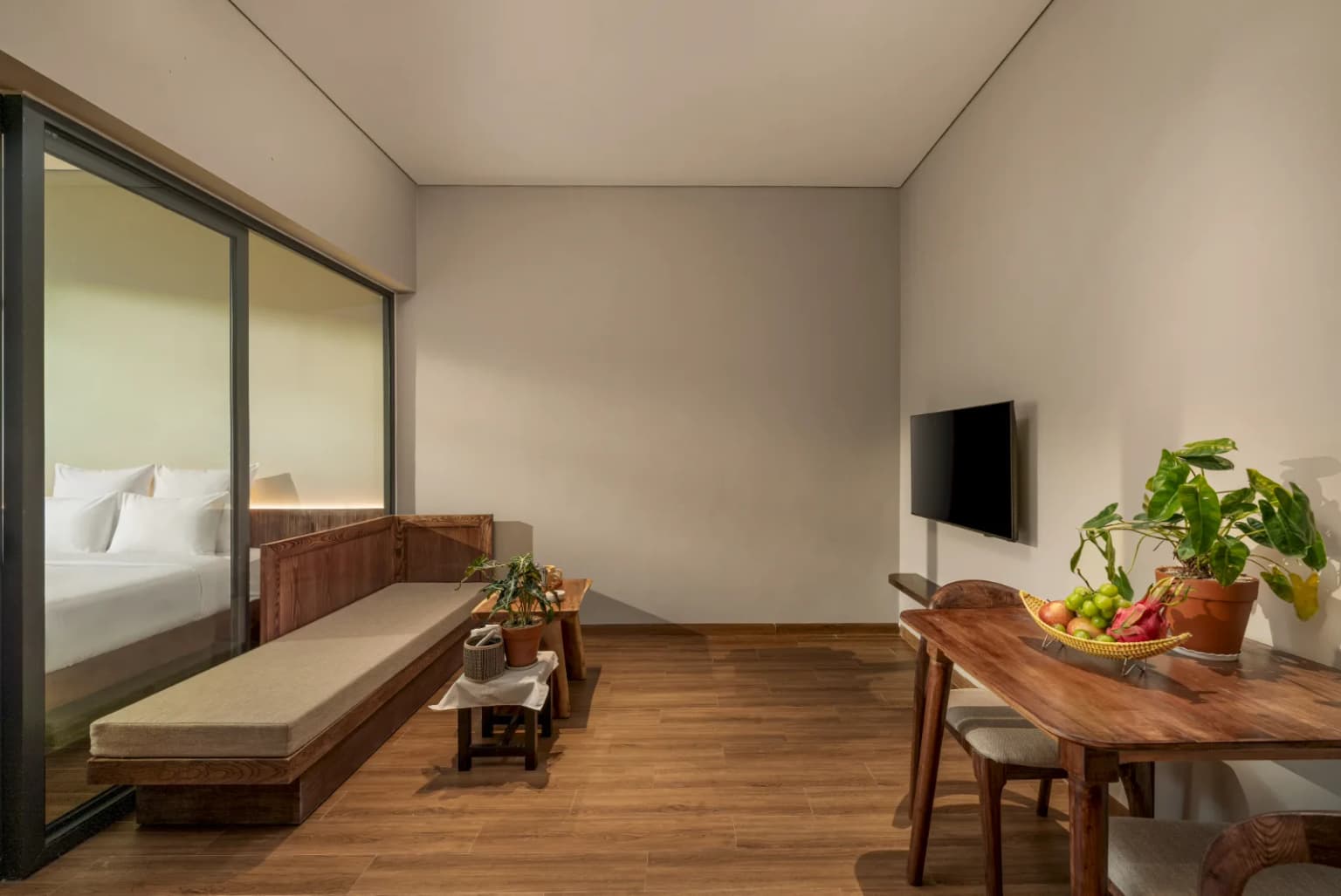 Wabi-Sabi 1BR Retreat, GFRC Tub, Sunset, Peacful 2