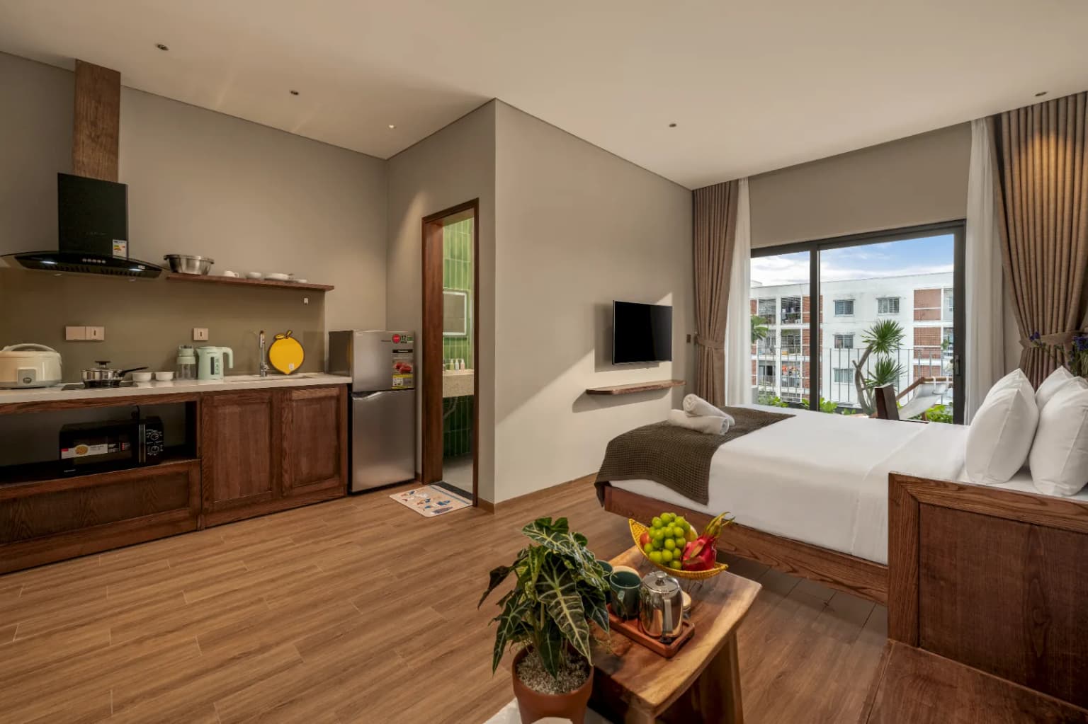 Luxury King Rooftop Studio with Terrace Bathtub 3