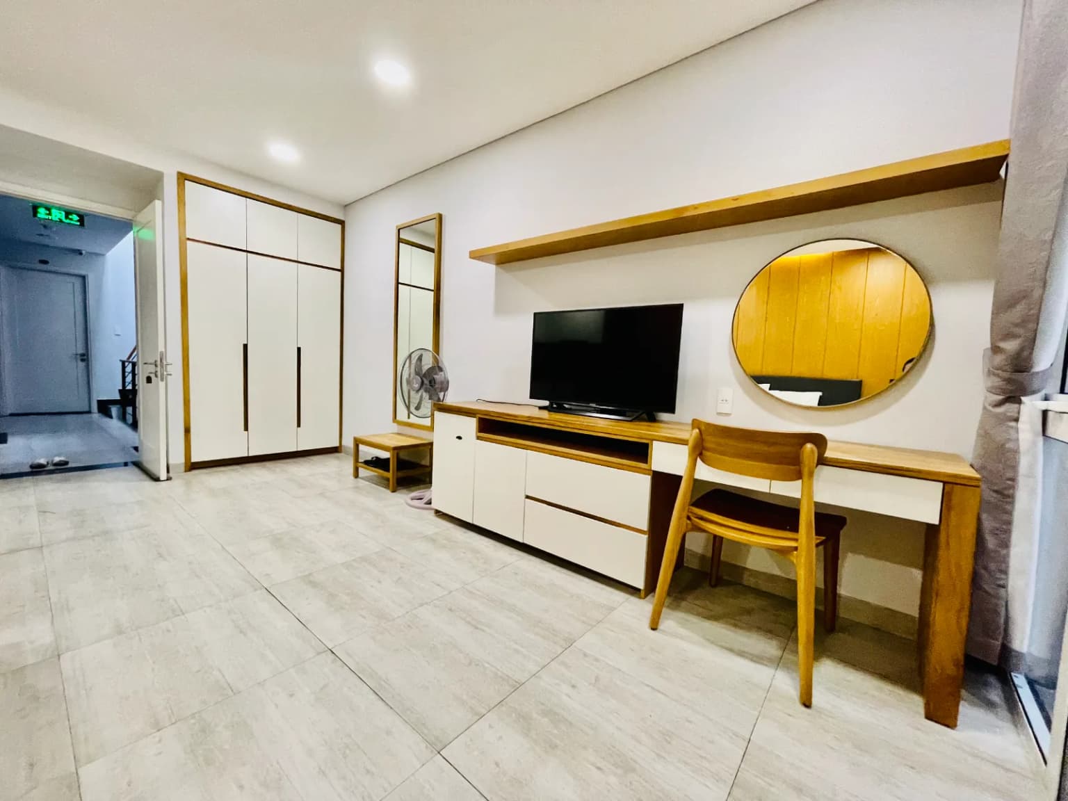 Dawn Apt (Floor 6) – Breezy Breeze Balcony 6