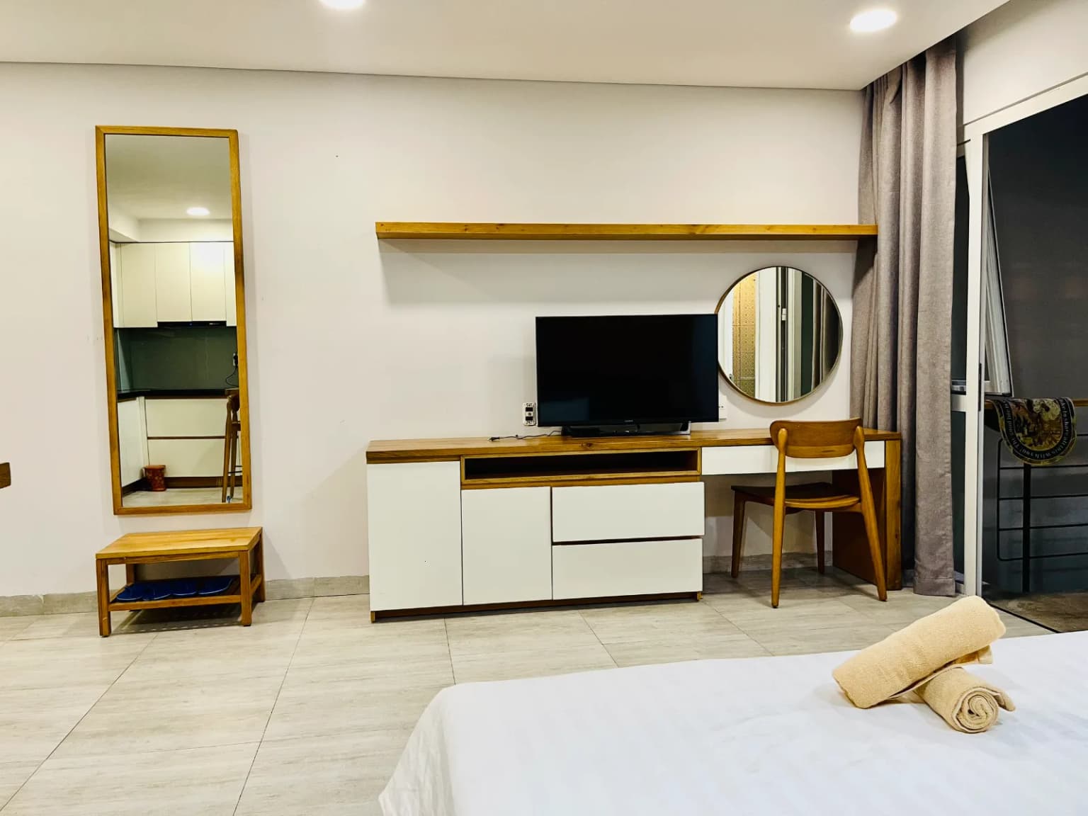 Dawn Apartment - Cozy Studio near My Khe Beach 4